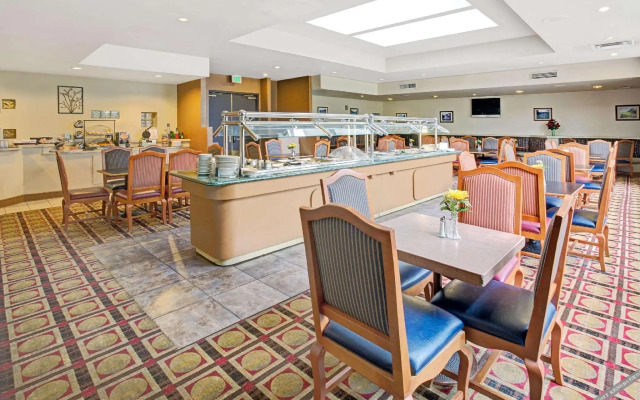 Four Points by Sheraton Englewood Centennial Airport