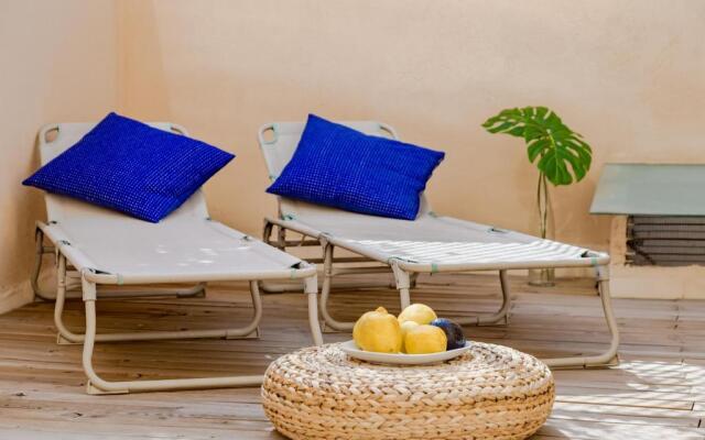 Lodging Apartments Amazing apartment by Ramblas with inner terrace