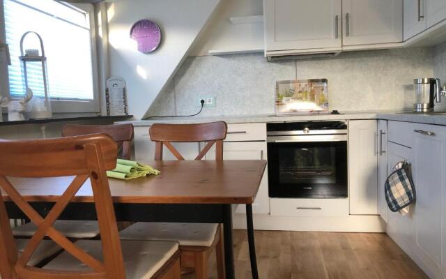 Heideweg, 3 Zimmer Obergeschoss Appartement mit Garten-Sitzplatz