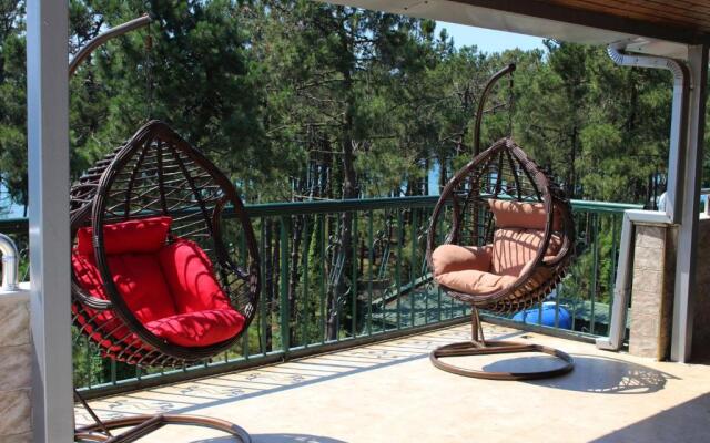 Golden Fleece Hotel