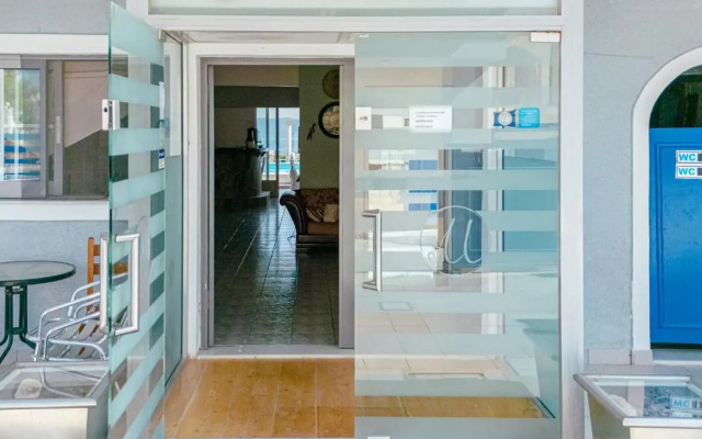 Mistral Apartments Aegina