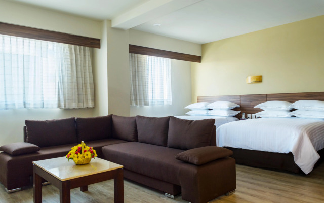 Hotel Crown Victoria