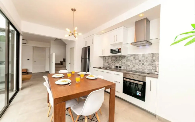 Comfortable, Spacious Penthouse- 2 Bedrooms- 7 People