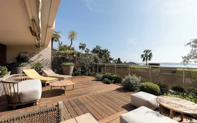 Luxury apt With Terrace - 2bd/4p - sea View Cannes