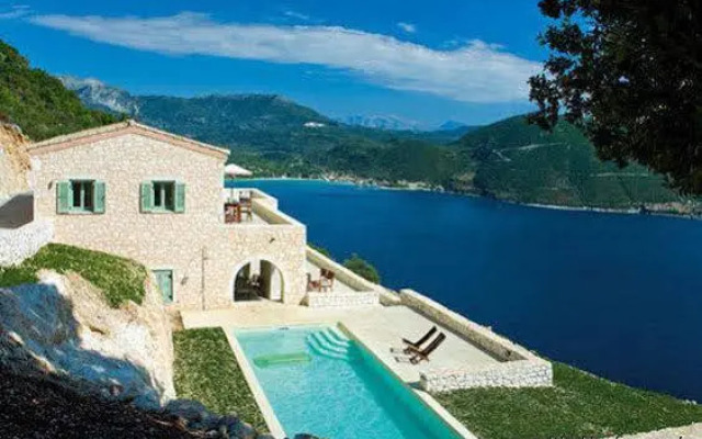 Urania Luxury Villas