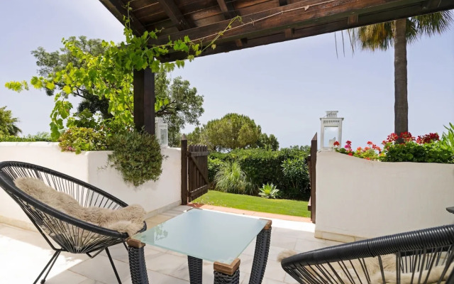 Ojen Retreat With Pool