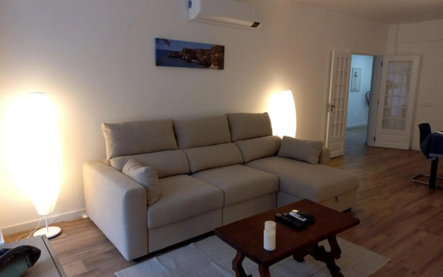 white pearl apartment central confy spacious