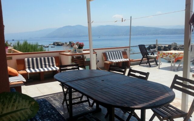 Limoni sul mare
