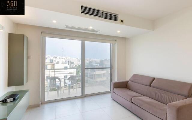 Modern 2BR APT in the quaint village of Marsaskala & AC by 360 Estates