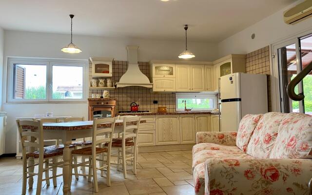 Cozy villa with pool, suitable for families,-Villa Marta