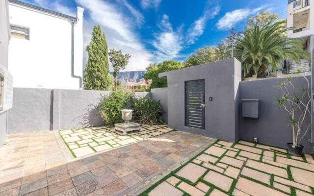 Spaciaous 2 Bedroom Bokaap Apartment