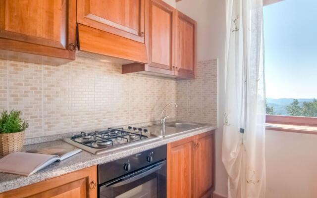 Cozy Farmhouse in Apecchio with Hot Tub