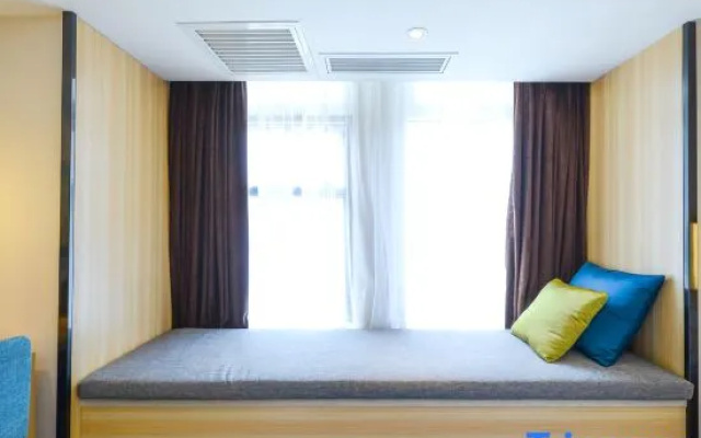 Vienna Classic Hotel (Chongqing Nanbin Road Danzishi)