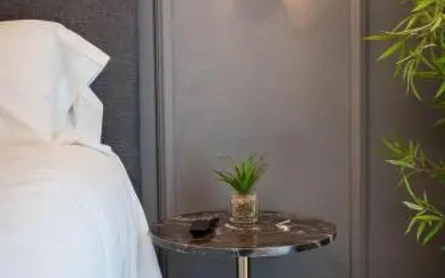 Reina 107 Beach Boutique