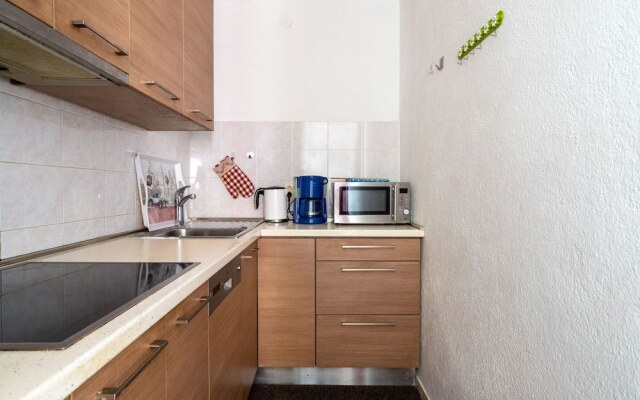 Modern Apartment in Okrug Gornji With Swimming Pool