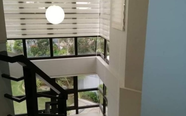 Luxury Villa at Mariveles Bataan, Philippines, Ph