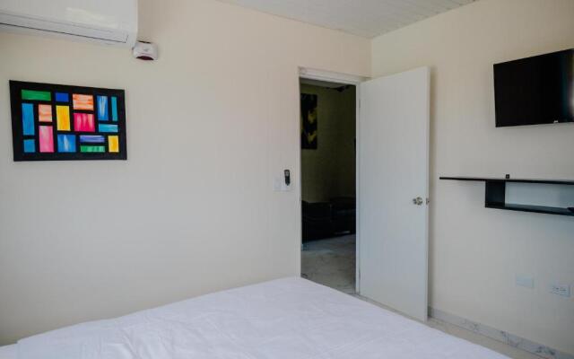 Huge 4-bedroom Apartment 2 km From Eagle Beach