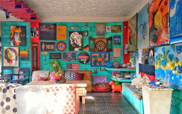 Rumah Warna