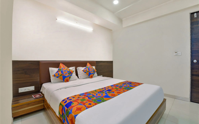 Fabhotel Crystal