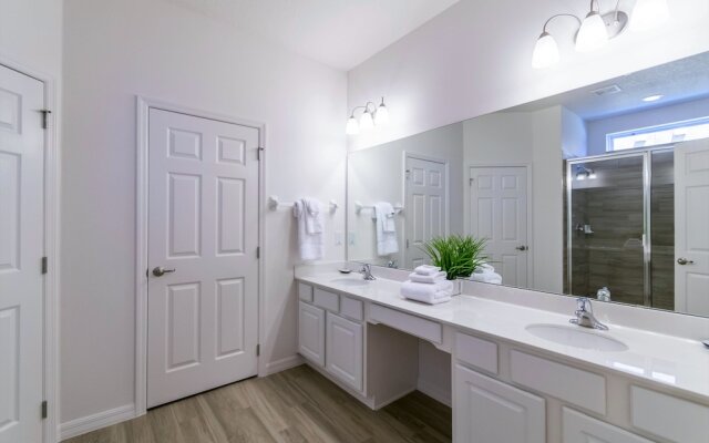 Solterra - 6140 Broad Oak Drive