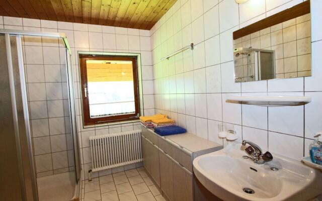 Cozy Apartment In Zell Am Ziller With Balcony