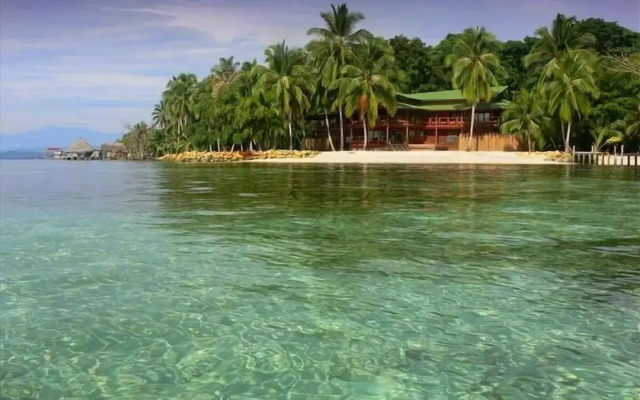 Bocas Beachfront Lodge