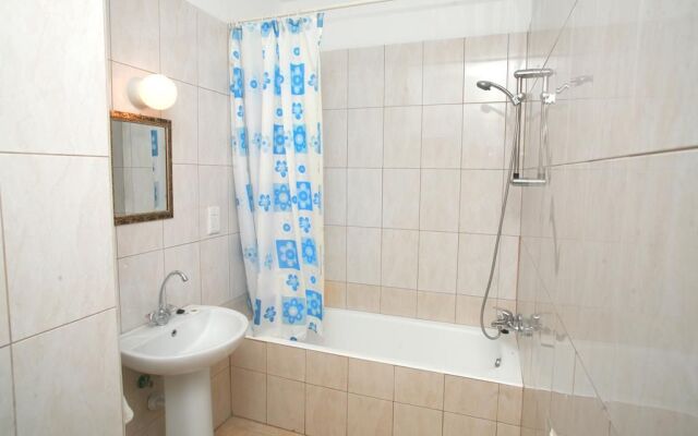 New York Plaza Hotel Apartments