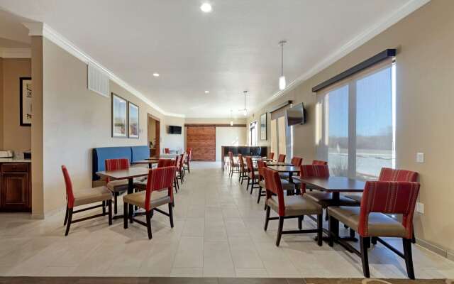 Comfort Inn & Suites Harrah