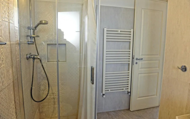 Luxury Apartment In Villa Vanissia