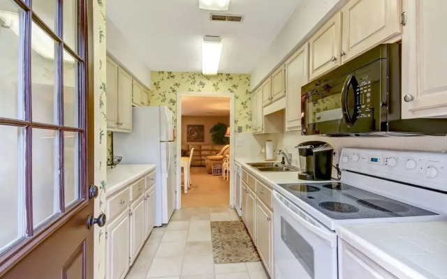 Fairway Oaks Villa Condo includes 2 Bicycles for Rides on Wonderful Bike Trail by RedAwning