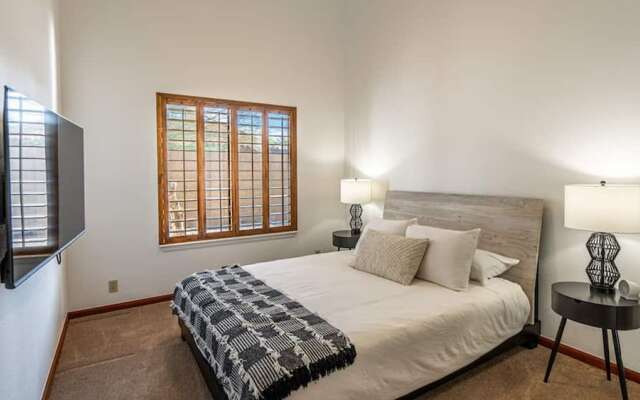 Entertainers Dream in Scottsdale W/pool and Games!