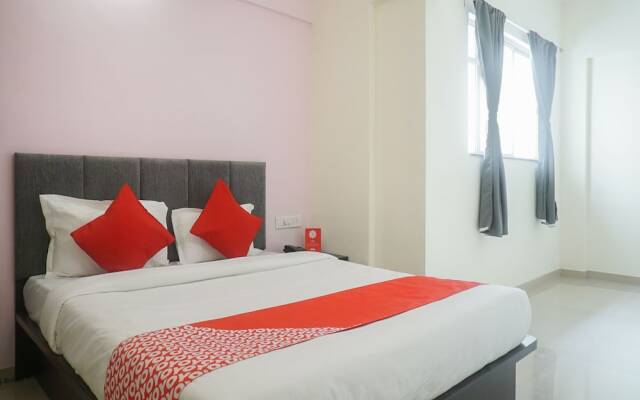 OYO 16570 I Suite