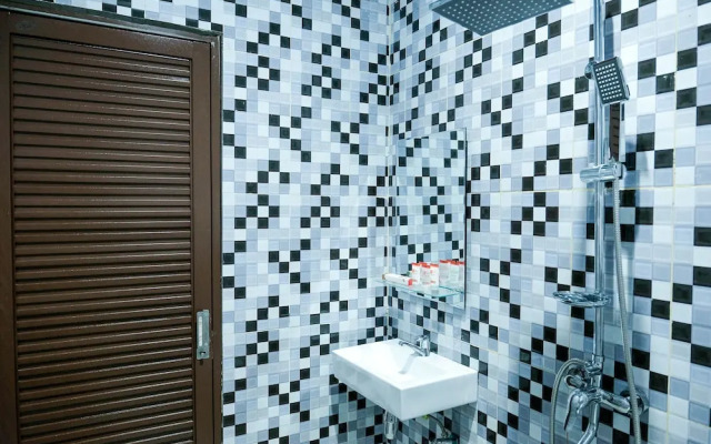 OYO 1149 Hotel Mustika