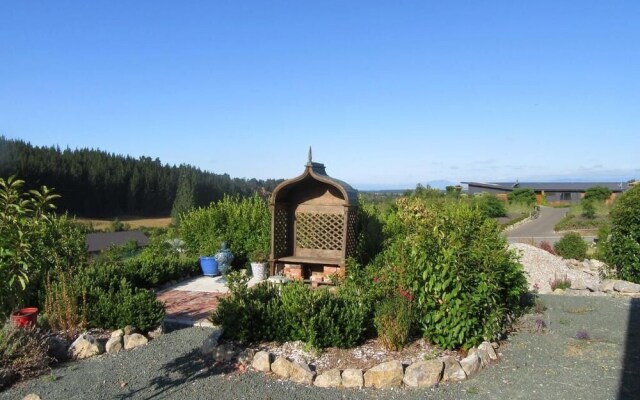 Redwood Valley B & B