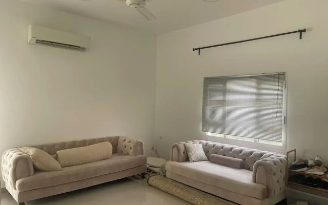 Shearing With Owner 5-bed Apartment in Sib