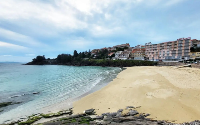 Apartamentos Portonovo Playa 3000