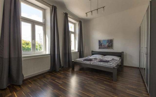 Spacious Apartment in Center with Terrace