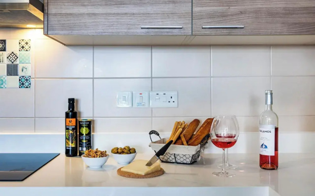 Marathon Beach Apartment With Shared Pool