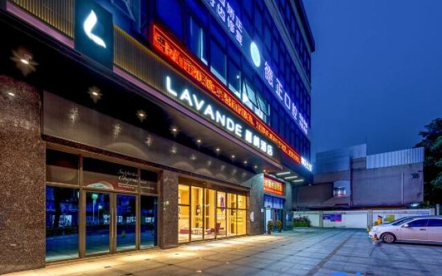 Lavande Hotel(Foshan Qiandeng Lake Pingzhou Jade Street Store)
