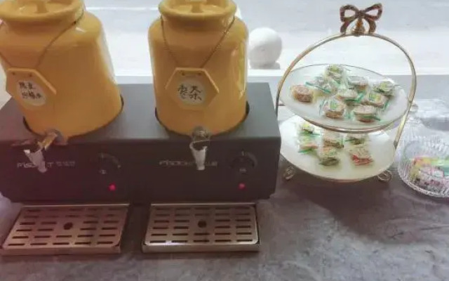 Yiting Hotel (Hefei Railway Station)