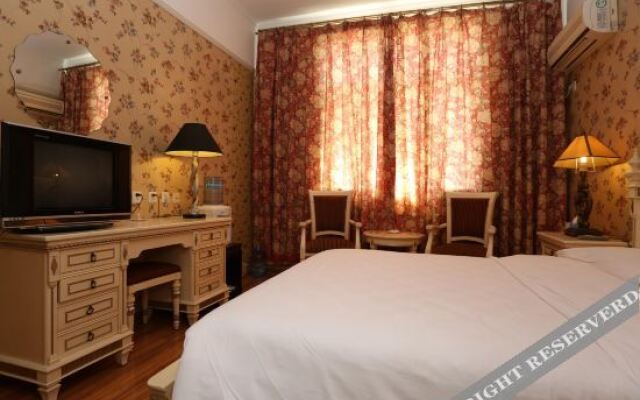 Tianjin Xiangjiang Holiday Hotel