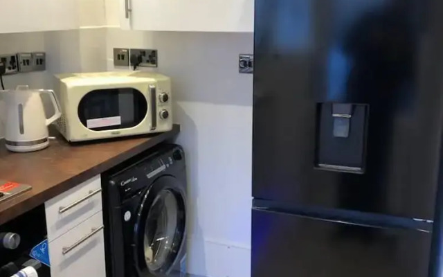 Housesleeps2- 2br-gardenview-parking-nearbeach