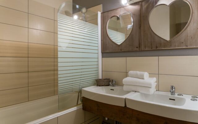 The Originals Access, Hostellerie des Pins