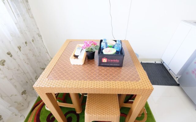 Furnished Studio with Comfortable Design Green Pramuka Apartment