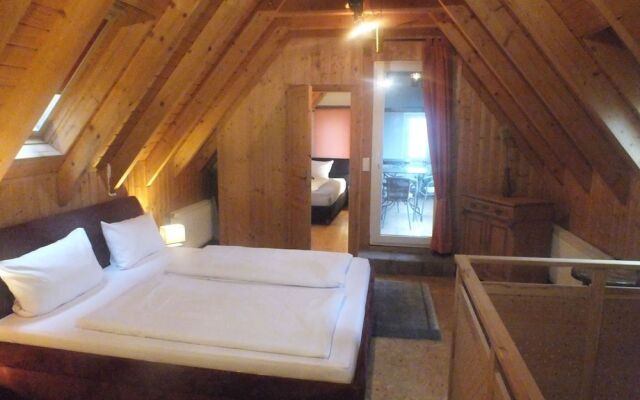 Rheinufer Lodge