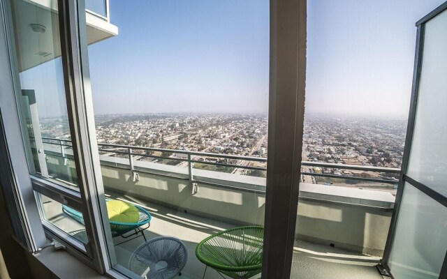 Ocean View II by AvantStay | High-Rise Flat in DT w/ City & Ocean Views!