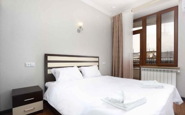 Stay Inn Apartments at Mashtots avenue 33-1