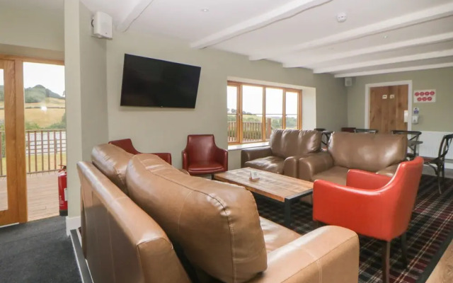 Harcombe House Bungalow 2