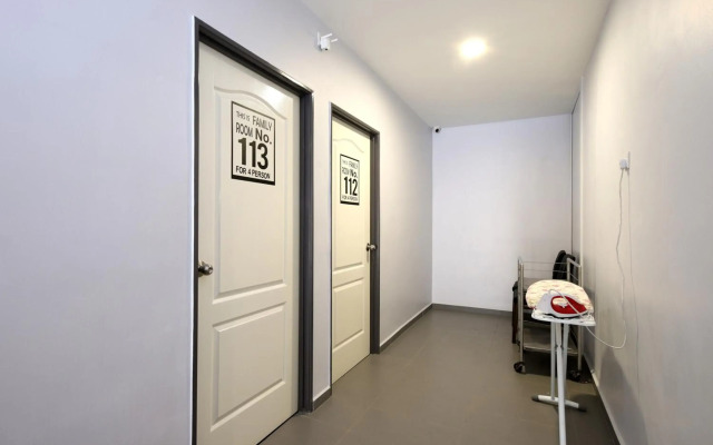 OYO 778 BMW 2 Hotel