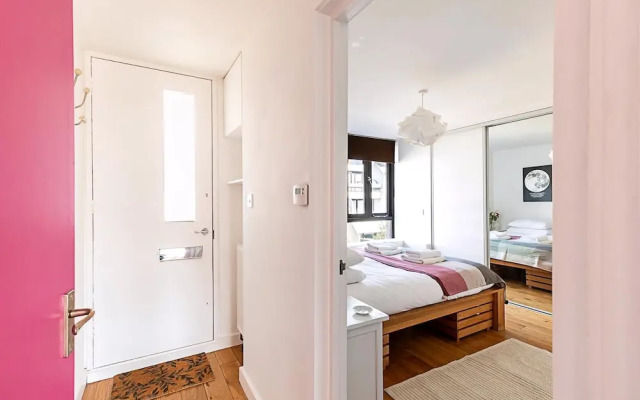Bright Flat For 2 in Dartmouth Park